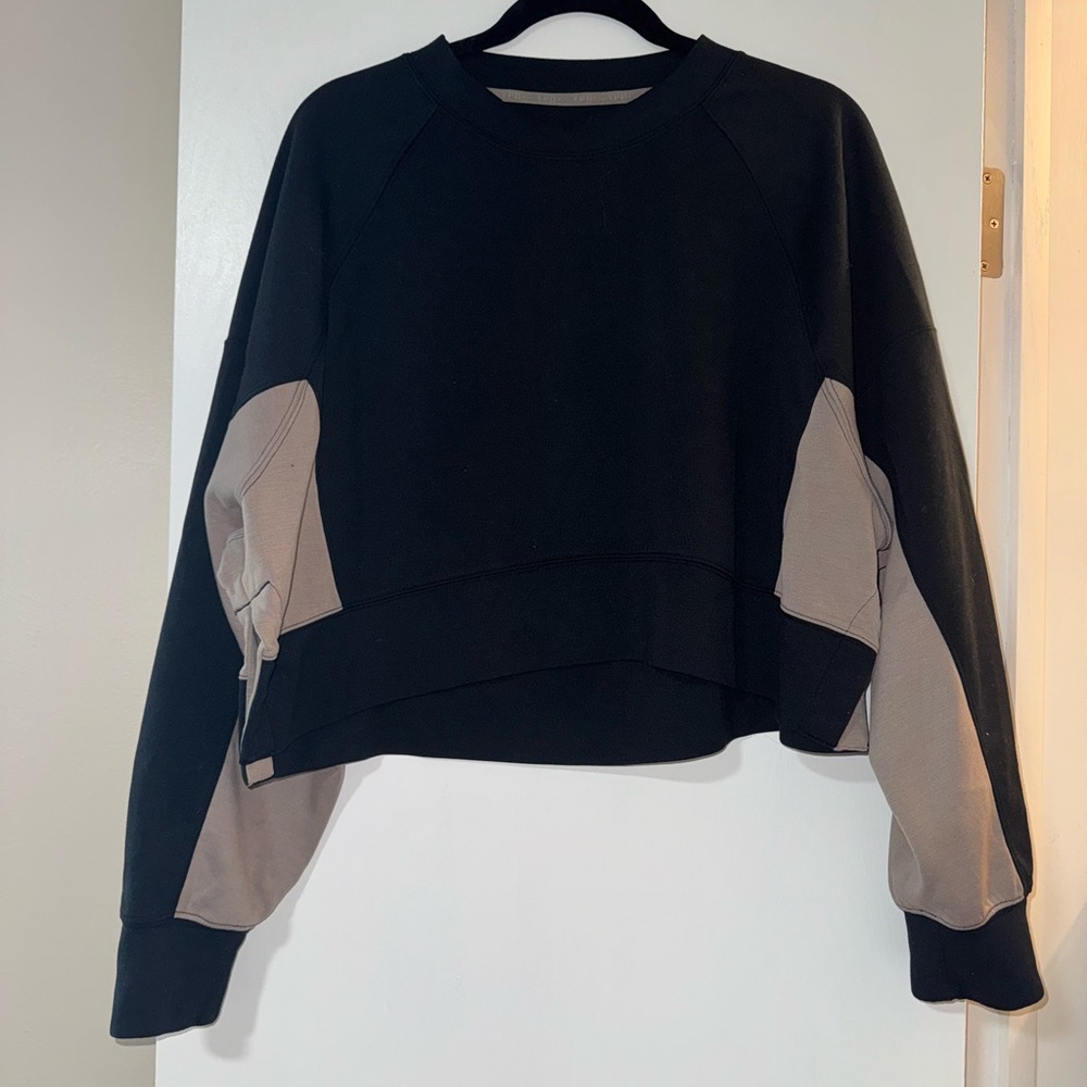 Abercrombie & Fitch Black and Taupe Sweatshirt
